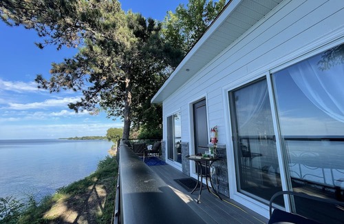 Beamsville Cabaña | COTTAGE NIAGARA DIRECT WATERFRONT