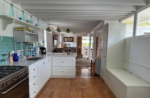 Paynes Bay Cabaña | Lime Cottage 2BR Chattel Villa