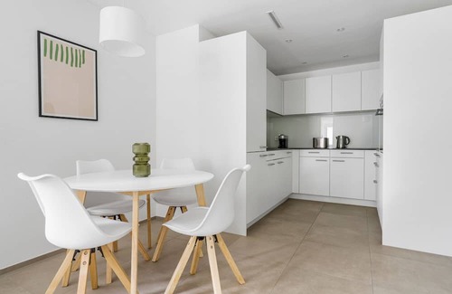 Center Apartamento | Blueground | Gewerbeschule, balcony, nr ETH
