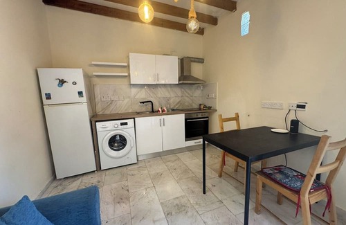 Marathounta Casa | Charming Cyprus Getaway in Páfos - Garden View Holiday House