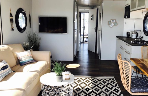Luebeck Alquiler De Eote | Relax on the houseboat "Hafenprinz"