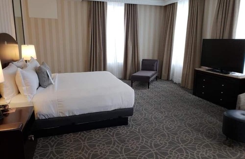 Manchester Hotel | Luxury Resort Stay: Pool, Spa, Golf, Trails & Village Access