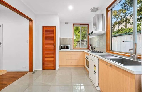 Ringwood Casa | Relaxing Ringwood Getaway near Mullum Mullum Trail