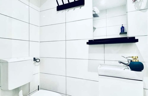 Klosterneuburg Apartamento | Affordable Studio with Kitchen & Private Bath – Central Location