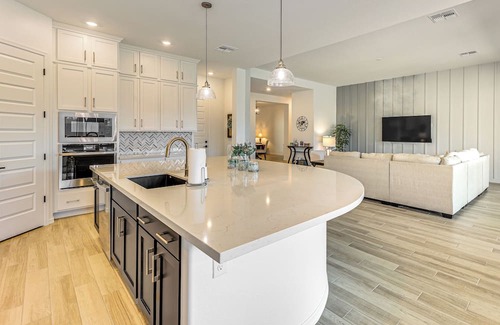 Avondale Casa | Getaway w/ Fenced Yard: 4 Mi to Phoenix Raceway