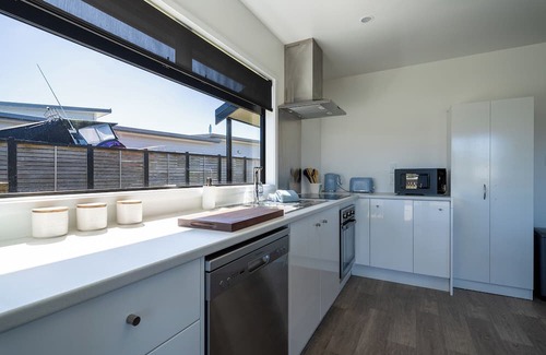 Motuoapa Casa | Welcome to Cozy Motuoapa Home Your Lakeside Escape