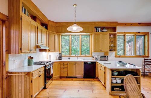 Hawley Casa | Secluded Family Getaway w/On-Site Creek in Hawley