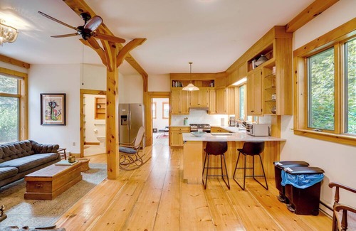 Hawley Casa | Secluded Family Getaway w/On-Site Creek in Hawley