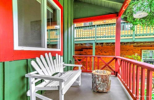 Canadensis Cabina | Charming Forest Cabin with a Hammock near Delaware Water Gap National Recreation Area, Pennsylvania