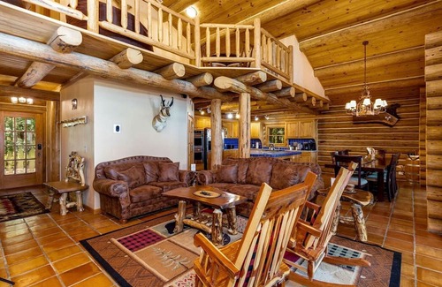 Mayes County Cabina | Waterfront Cabin with Barbecue in Langley, Oklahoma
