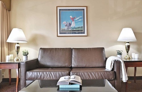 Pembine Hotel | Pet Friendly Stay in Miscauno w/Balcony & Pool Access! Complimentary Parking