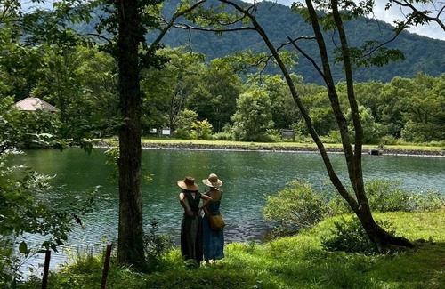 Myoko Chalet De Esquí | Meanwhile Woods - large garden and private chalet overlooking Mt. Myoukou, 5 min. walk to Akakura Ski Resort main gondola