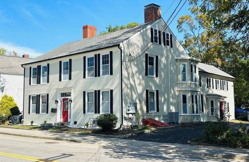 Exeter Apartamento | Hale Loft w/kitchen, bath, laundry next to PEA