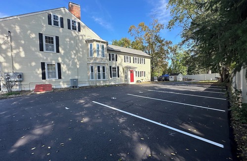 Exeter Apartamento | Hale Loft w/kitchen, bath, laundry next to PEA