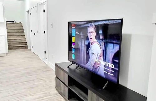 Fort St. John Casa | Modern Basement Suite with Full Kitchen and Private Entrance