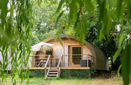 Newmarket Cabina | Lidgate Star Cabin 1 · Eco-friendly cabins next to a 16th century pub