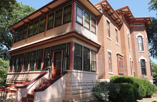 Fort Scott Casa | The Kingfisher Inn!!