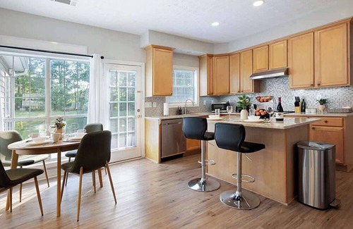 Buford Casa | NEW Cozy Family House/KING Beds/Mins from MallofGA