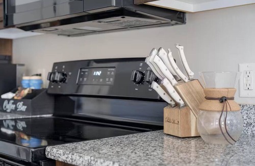 Washington Casa | Desert Haven - Resort-Style Pool - 3BR Townhome