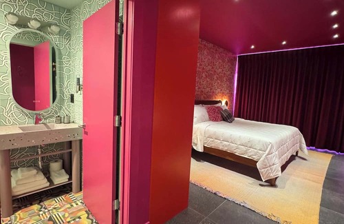 Cherokee Triangle Hotel | Hotel Hilo - Room 103