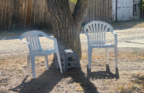 Hanna Apartamento | Town-in-Country Suite in Hanna