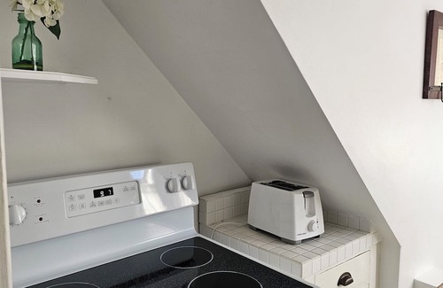 Pembroke Apartamento | Experience Divine Serenity, Spirit, Nature & Luxury Unite Rest. Reflect. Restore