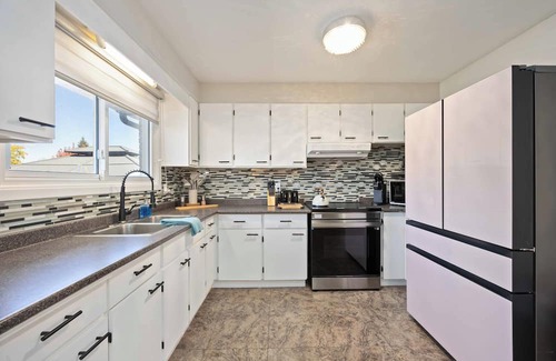 Sarnia Casa | Severin Poolside Retreat