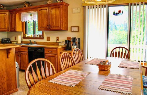 Toivola Casa | SR/SL Two Lakefront Homes w/Sauna, Decks, Sleeps 16 – Perfect for Families