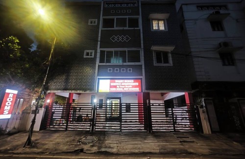 Chennai Apartamento | Smart Home Service Appts by Stayz Royale