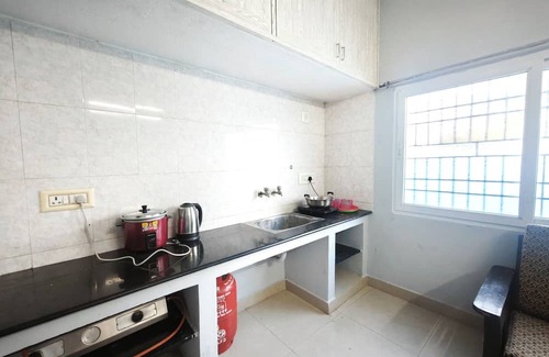 Chennai Apartamento | Smart Home Service Appts by Stayz Royale