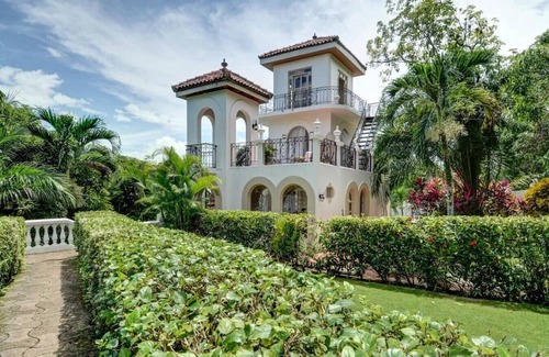 Esparza Casa | The Castle Home Esparza Costa Rica