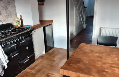 Hornsea Casa | "Stonesthrow" from the beach, balcony with panoramic views