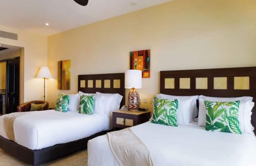 Zona sur Hotel | Ocean-View Deluxe Room w/Private Terrace & Hammock