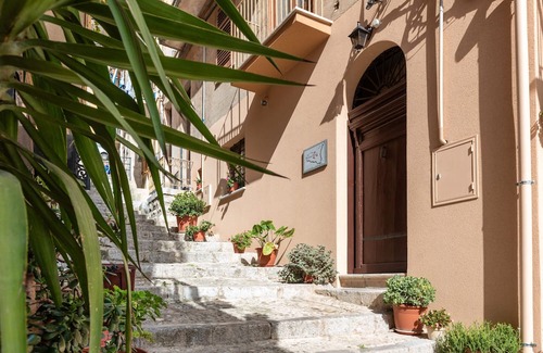 Caccamo Apartamento | Deluxe Triple Room with Balcony, Wi-Fi and Air Conditioning