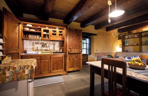 Camporgiano Cabaña | Cottage in Garfagnana with private hot tub and panoramic views