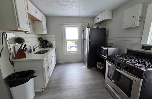 Woodmere Casa | Great little house in Woodmere/Beachwood, Orange