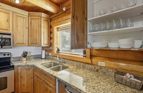 Coalville Cabina | Aspen Creek Cabin | Pool | Hot Tub | Snowmobiling