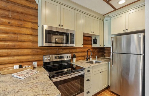 Coalville Cabina | Hideline Hideaway | Pool | Hot Tub | Snowmobiling