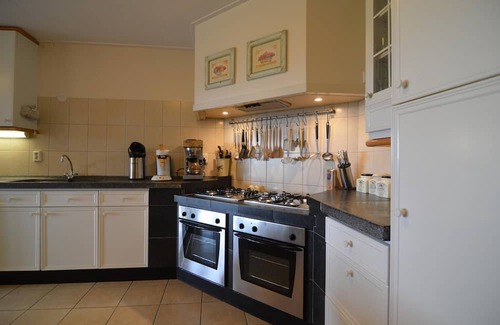 Noordbeemster Casa | Holiday Home in Noordbeemster with Bubble Bath