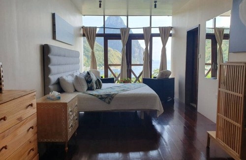 Soufriere Hotel | Mid Unit Stay | Queen Size Bed | Near Beach Access
