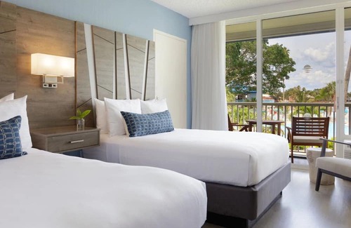 Pinellas Point Hotel | Inviting Coastal Retreat w/Private Beach Access & Sunset Views | 2 Units