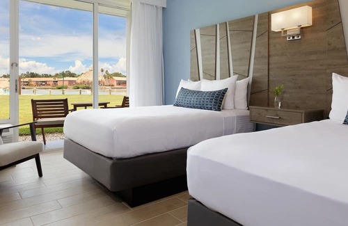 Pinellas Point Hotel | Perfect St. Pete's Stay - Exclusive Cabanas, Coastal Dining & Attractions Nearby