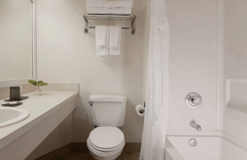 Pinellas Point Hotel | 3 Lux Units w/Captivating Views | Minutes from Downtown St. Petersburg