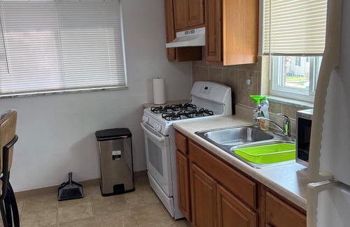 Washington Casa | Charming 2-Bedroom Ranch Style Home With Spacious Backyard in Washington PA