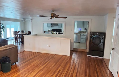 Coventry Lake Casa | Charming 4-bedroom house in Coventry directly on Coventry Lake