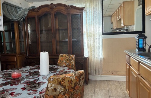 Hopelawn Casa | Charming 2-bedroom house with fitness room and AC in pleasant Edison