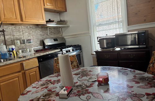 Hopelawn Casa | Charming 2-bedroom house with fitness room and AC in pleasant Edison