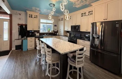 Ashcroft Casa | The Laneway: a 2-level home in the Village features spacious rooms & easy access