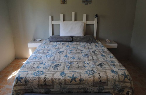 Wrightsville Casa | Beautiful 8-bedroom half house with AC in Duncan's Bay Jamaica