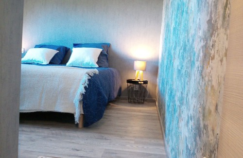 Les Cotes de Corps Cama Y Desayuno | Bed and Breakfast 'La Chambre De L'Obiou 1' with Lake View, Shared Garden and Wi-Fi